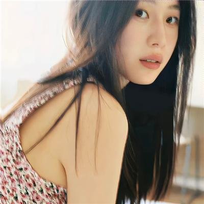 在大雪封闭的山庄里
